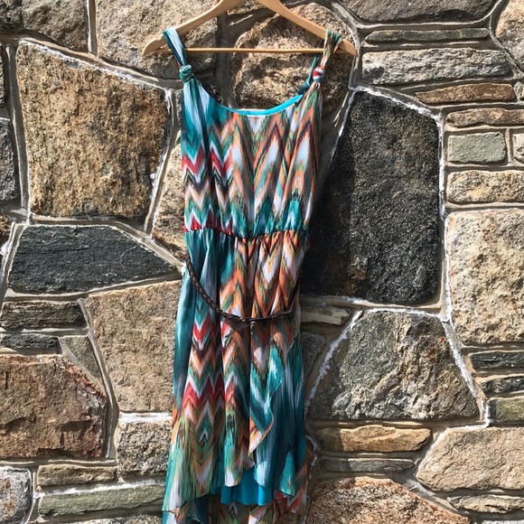 Sleeveless hi/low dress - Picture 3 of 4